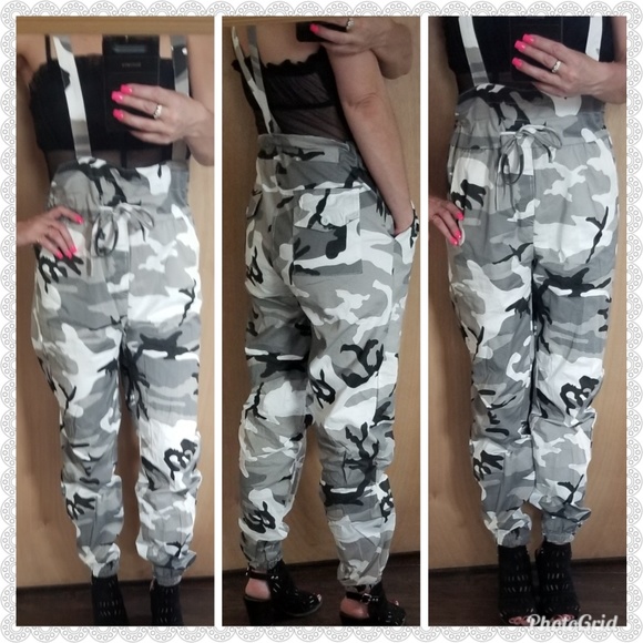 FINAL PRICE DROP** sz M Black camo bib overalls - Picture 4 of 7